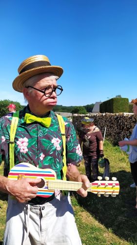Pierre et sa guitare
